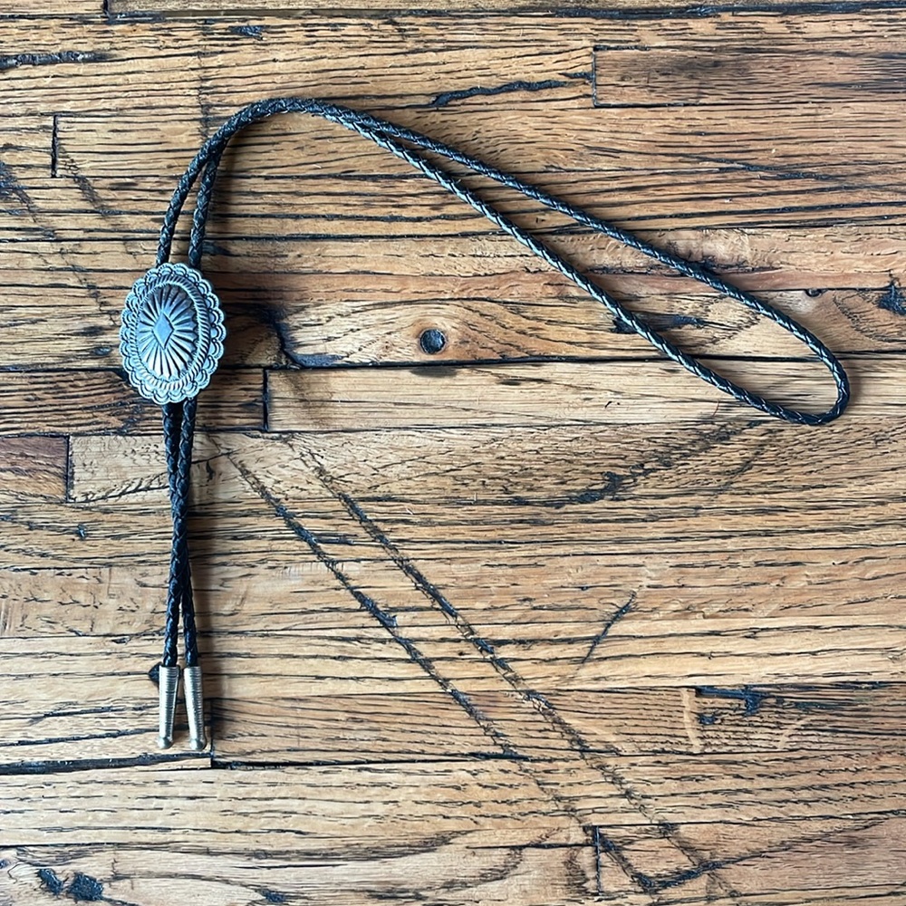 Genuine Bolo Tie of leather and iron - Picture 3 of 5